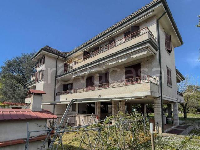 Vendesi villa bifamiliare a Cologno Monzese via Giacomo Matteotti, 7