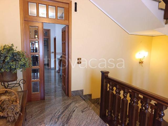 Vendesi villa bifamiliare a Corropoli