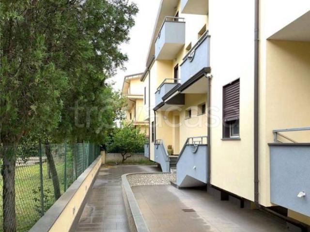 Vendesi villa bifamiliare a Catanzaro, Santa Maria