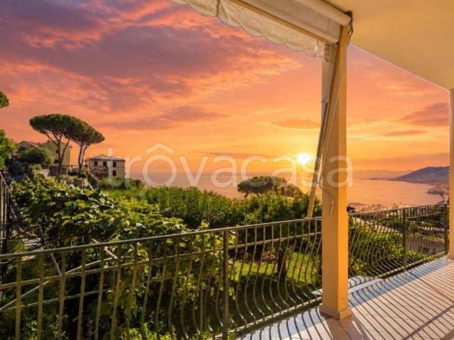 Vendesi villa bifamiliare a Camogli via Romana, 3