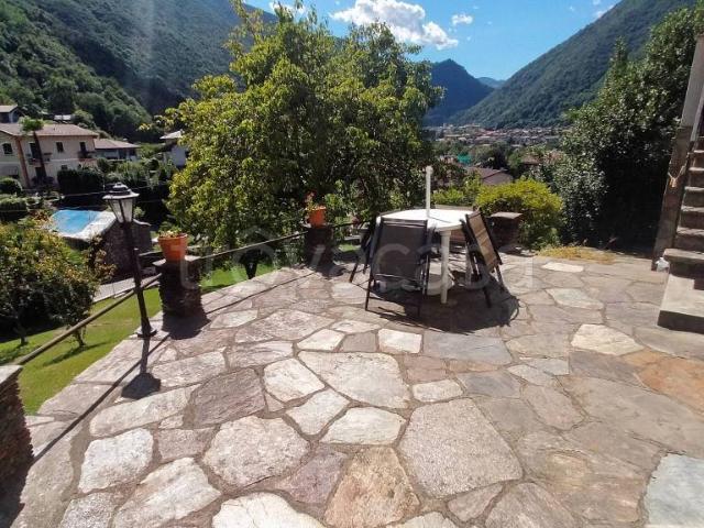 Vendesi villa bifamiliare a Cannobio
