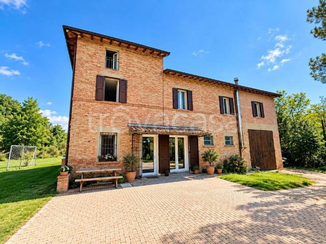 Vendesi villa bifamiliare a Casalfiumanese via Valsellustra, 5