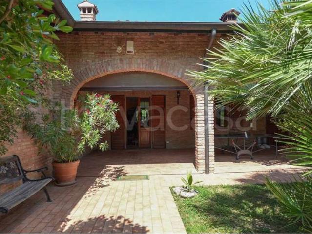 Vendesi villa bifamiliare a Castelnuovo Rangone via Albinellii, 7