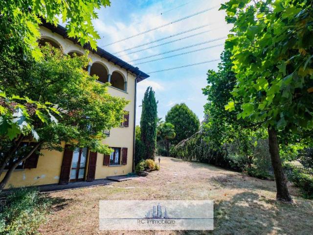 Vendesi villa bifamiliare a Cenate Sotto via Dante Alighieri, 27
