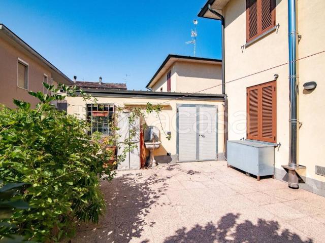 Vendesi villa bifamiliare a Cremona via Malcantone, Boschetto