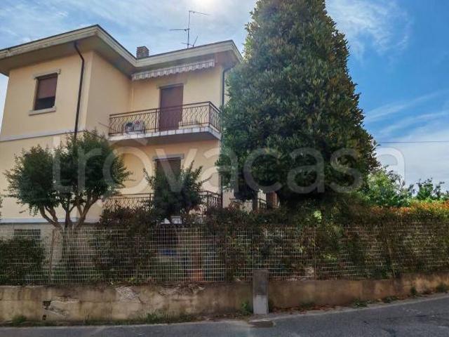 Vendesi villa bifamiliare a Bosnasco via Guglielmo Marconi, 25