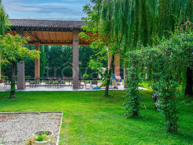 Vendesi villa bifamiliare a Bastiglia via Canaletto