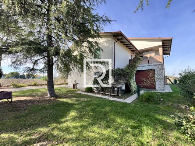 Vendesi villa bifamiliare a Bertinoro via Casavecchia