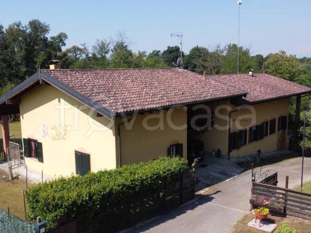 Vendesi villa bifamiliare a Gattico Veruno via Giuseppe Mazzini, 55