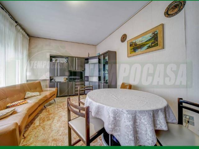 Vendesi villa bifamiliare a Gallarate via gramsci, Moriggia