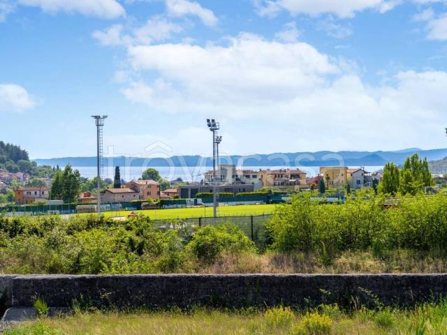 Vendesi villa bifamiliare a Garda via Torrente Gusa