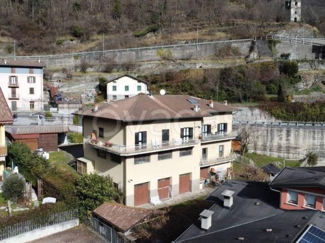 Vendesi villa bifamiliare a Edolo via Pietro Porro, 129