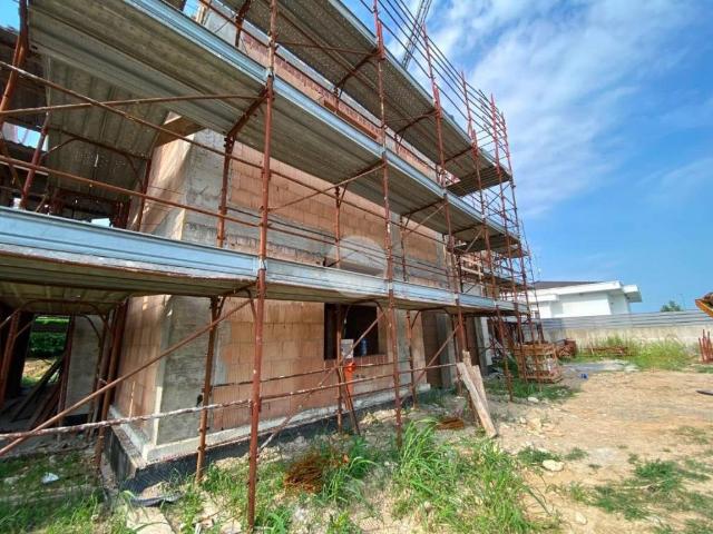 Vendesi villa bifamiliare a Esenta, Lonato del Garda