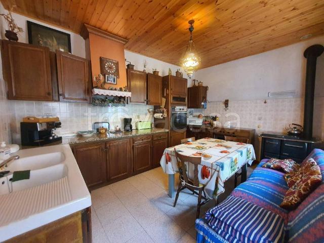 Vendesi villa bifamiliare a Forni di Sotto
