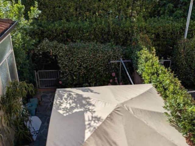 Vendesi villa bifamiliare a Forte dei Marmi