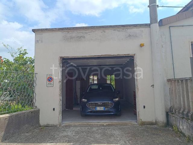 Vendesi villa bifamiliare a Fara Gera d'Adda via dei Dossi, 2