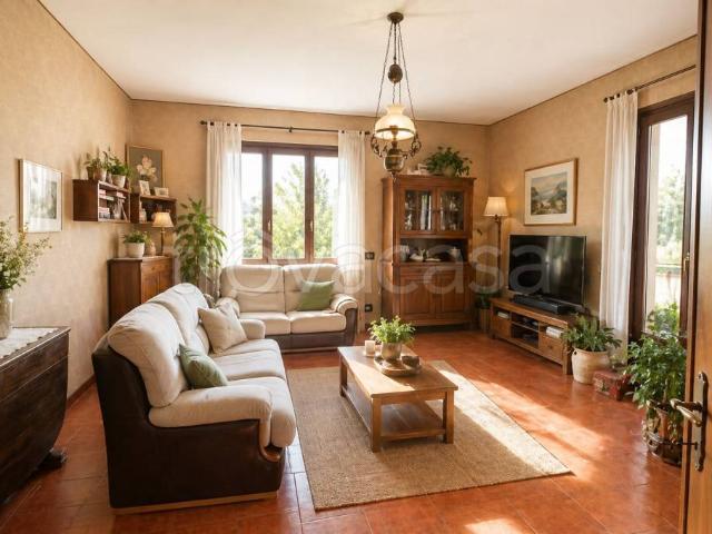 Vendesi villa bifamiliare a Fidenza via La Bionda