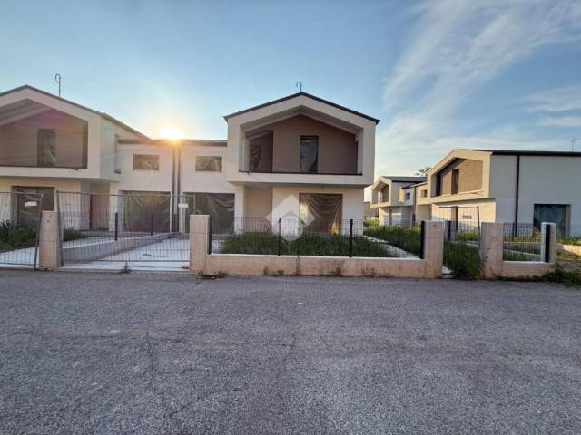Vendesi villa bifamiliare a Istrana via Monte Santo, Ospedaletto