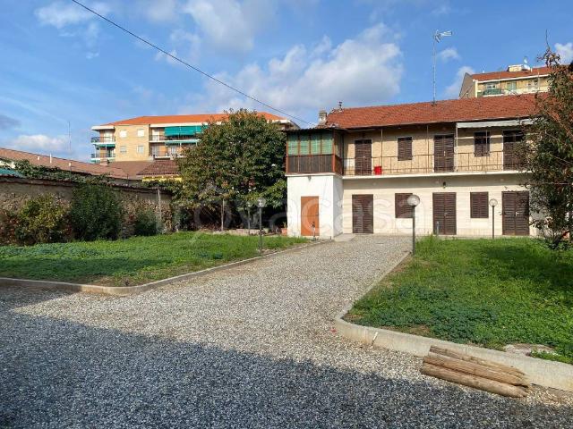 Vendesi villa bifamiliare a Orbassano via Castellazzo, 18