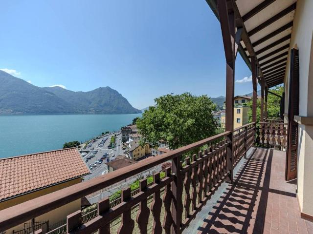Vendesi villa bifamiliare a Lovere via del Santo