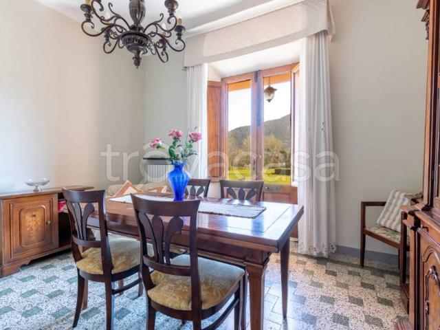 Vendesi villa bifamiliare a Lucca via Pisana, 3593, Montuolo