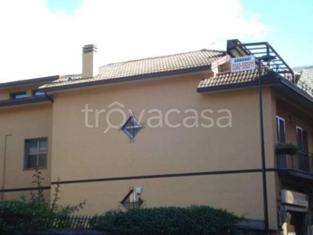 Vendesi villa bifamiliare a Morbegno