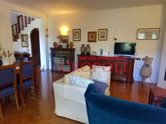 Vendesi villa bifamiliare a Manziana via roma, 96