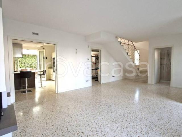 Vendesi villa bifamiliare a San Domenico, Selvazzano Dentro