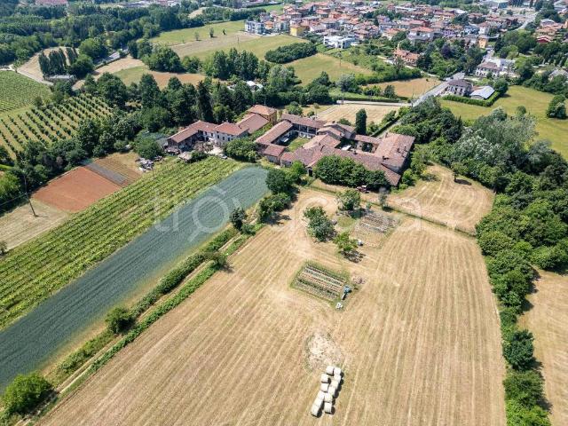 Vendesi villa bifamiliare a Scanzorosciate, Negrone