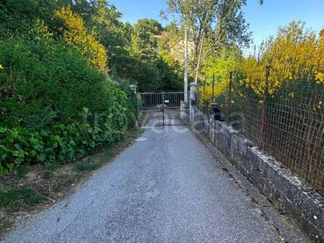 Vendesi villa bifamiliare a Potenza via Donnadezio, 123