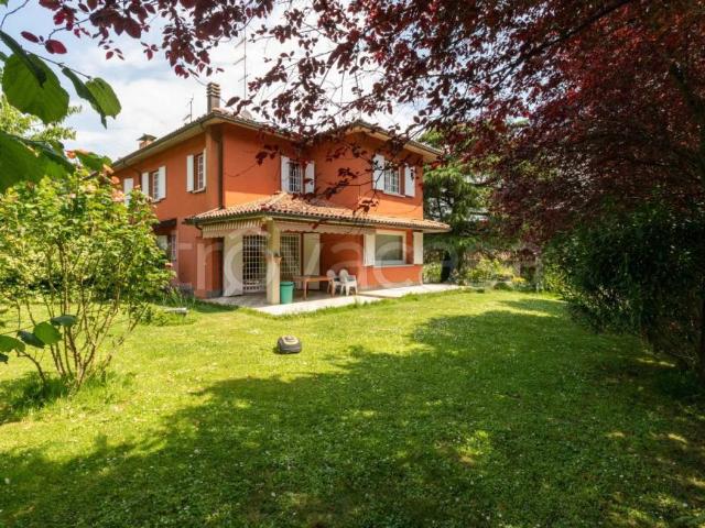 Vendesi villa bifamiliare a Pianoro via dei Pini, Pianoro Vecchio