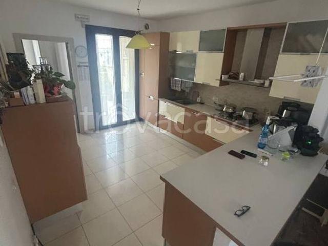 Vendesi villa bifamiliare a Quinto di Treviso via Rosta