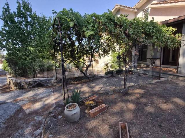 Vendesi villa bifamiliare a Roma via di Passo Lombardo, Tor Vergata