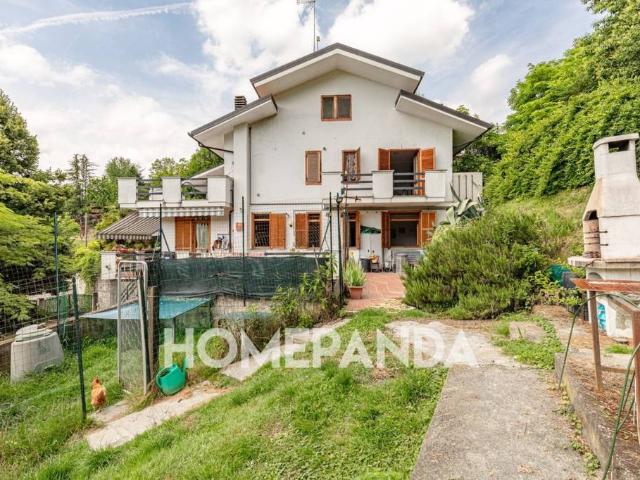 Vendesi villa bifamiliare a Sciolze