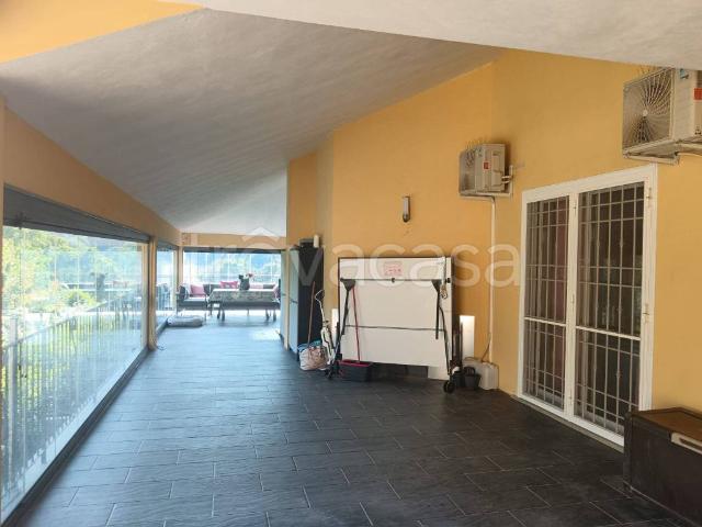 Vendesi villa bifamiliare a Rignano Flaminio via del Sagittario, Montelarco