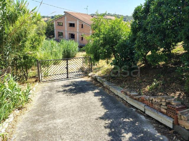 Vendesi villa bifamiliare a Torino di Sangro via Giustino Adami, 7