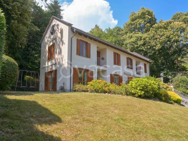 Vendesi villa bifamiliare a Torre Pellice via Pracastel, 7