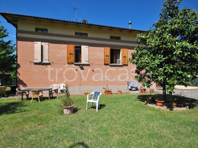 Vendesi villa bifamiliare a Valsamoggia via Prati di Soletto, 183
