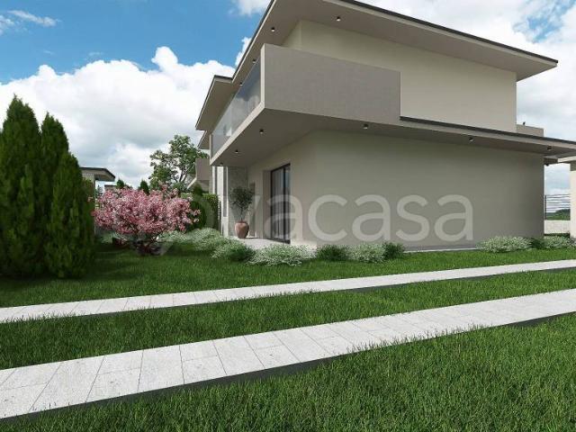 Vendesi villa bifamiliare a Villa Cortese