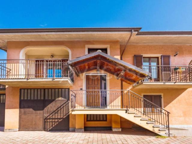 Vendesi villa bifamiliare a Villafalletto via Maira Valle, 10