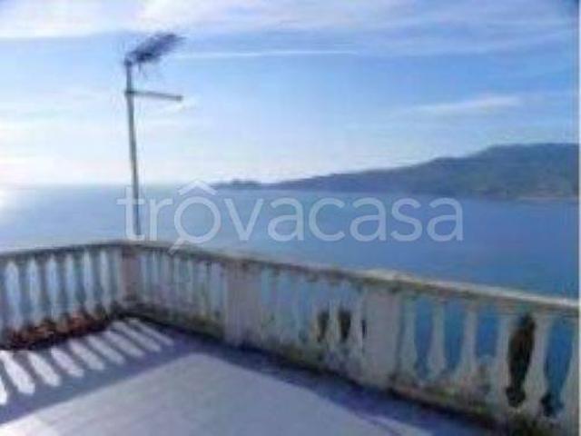 Vendesi villa bifamiliare a Zoagli via Aurelia, 237