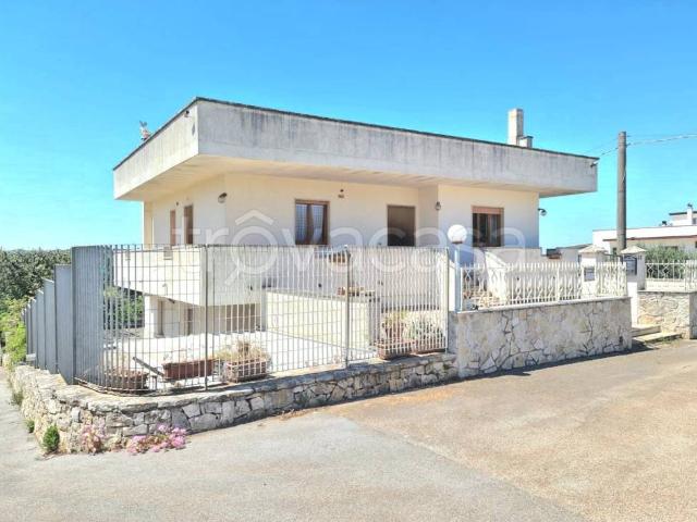 Vendesi villa bifamiliare ad Alberobello, Coreggia