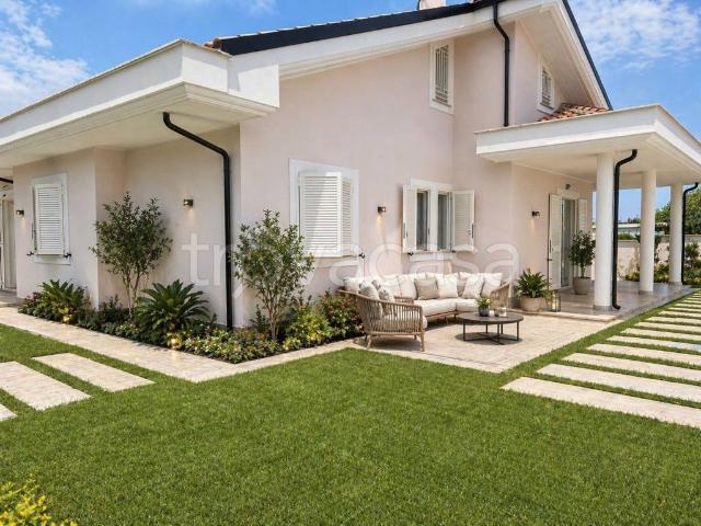 Vendesi villa bifamiliare ad Anzio via Colle Palatino, 40, Cocchino
