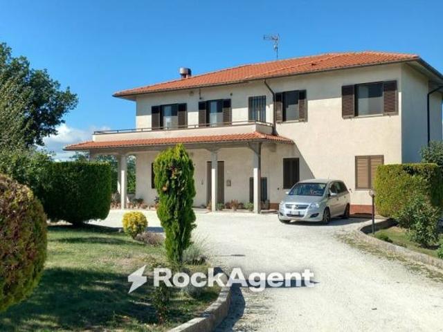 Vendesi villa bifamiliare ad Arcevia
