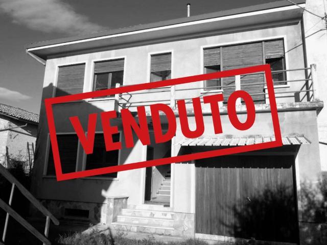 Vendesi villa bifamiliare ad Arba