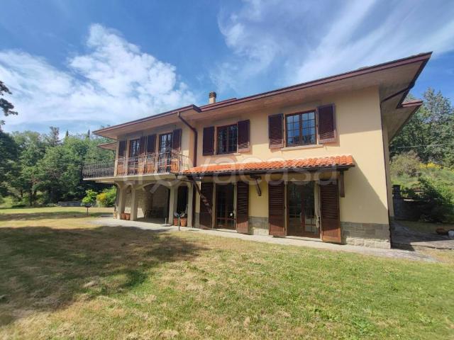 Vendesi villa bifamiliare ad Arezzo strada Vicinale di Poggio, Antria