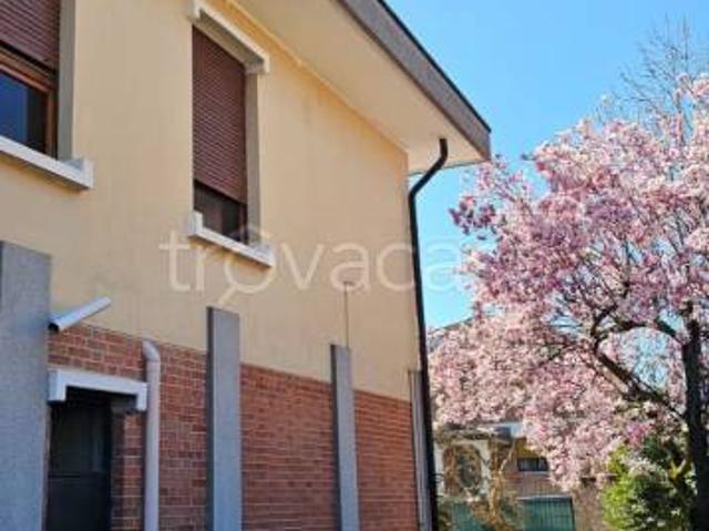 Vendesi villa singola a Trezzano sul Naviglio via Beniamino Gigli, 12