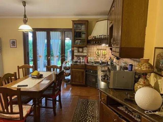 Vendesi villa singola a Tuoro, Sessa Aurunca