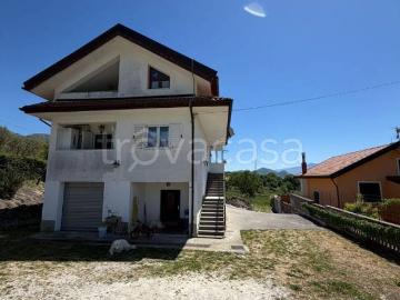Vendesi villa singola a Valva via Fontana Arenale, 9