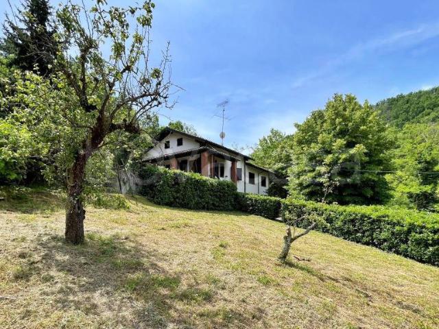 Vendesi villa singola a Varzi